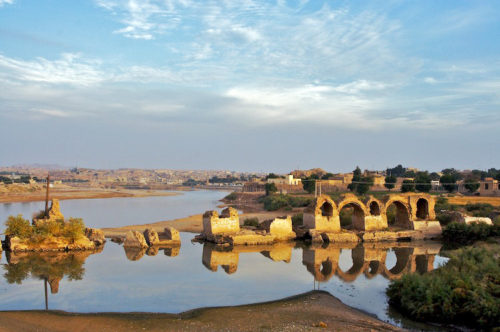 Band-e Kaisar, azaz Caesar-híd. Más néven Valerian-híd Sustar városában.
Forrás: Wikipédia